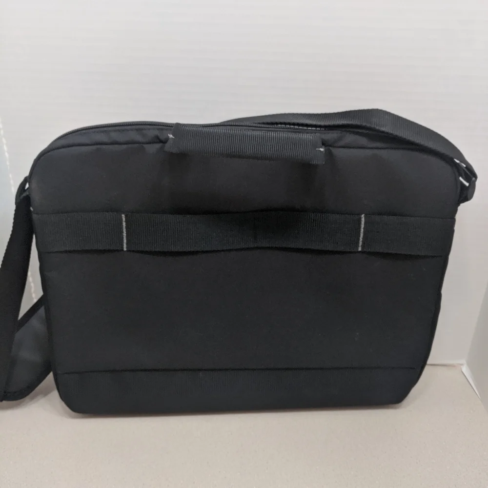 Case Logic Computer Black/Gray Bag.